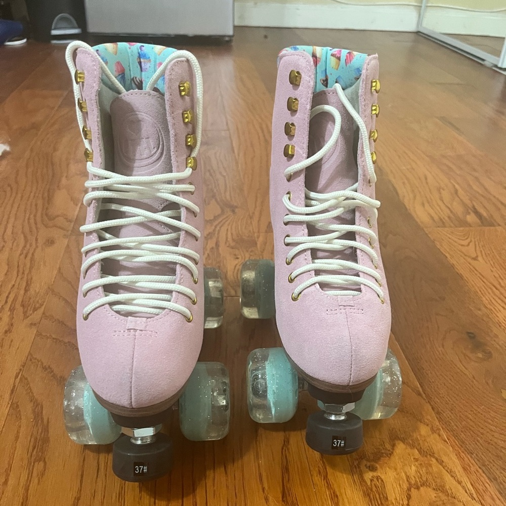 BTFL- Ava Pro Women’s Skates Pink Size 6. BNIB